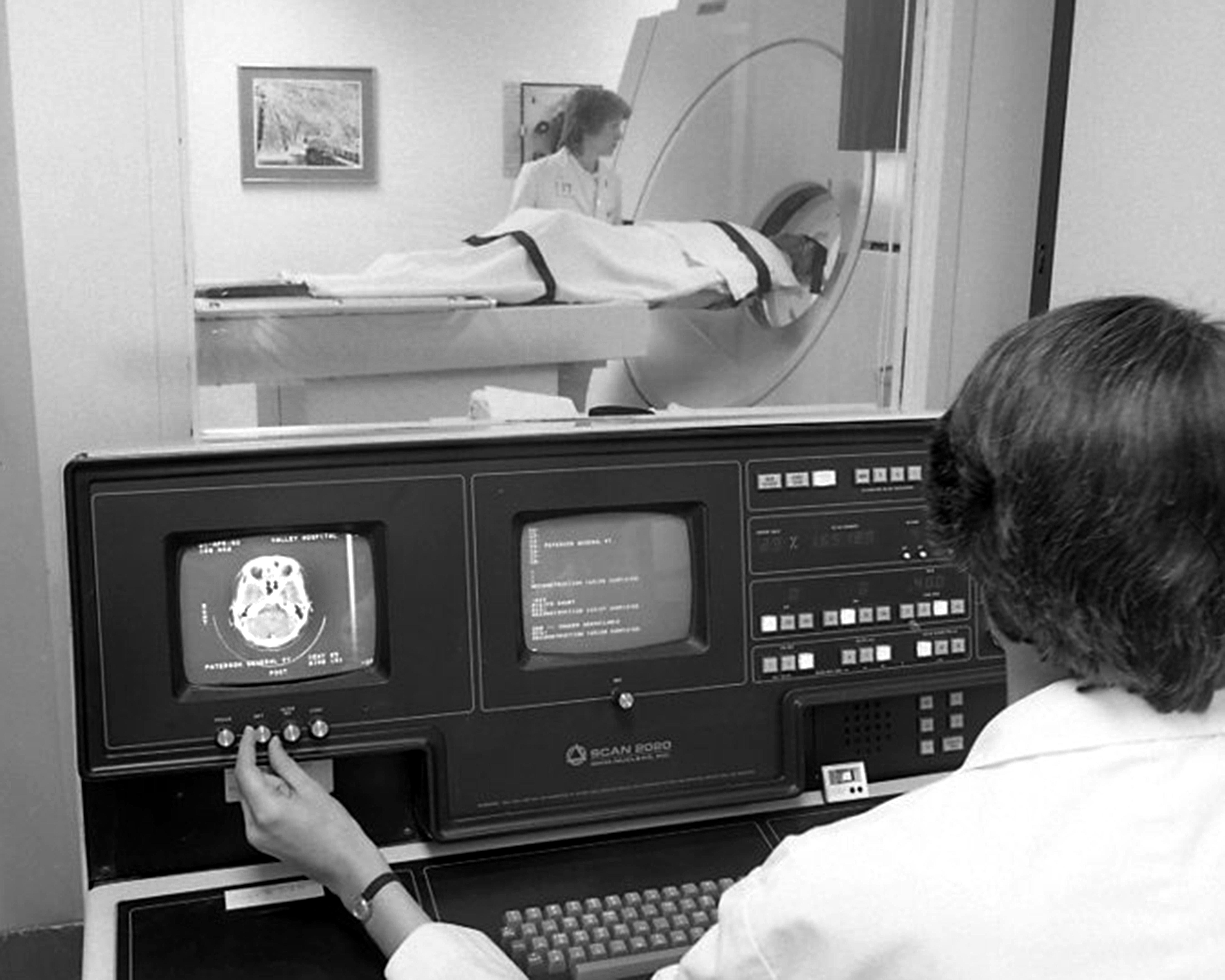 CT scanner at The Valley Hospital in the 1970s