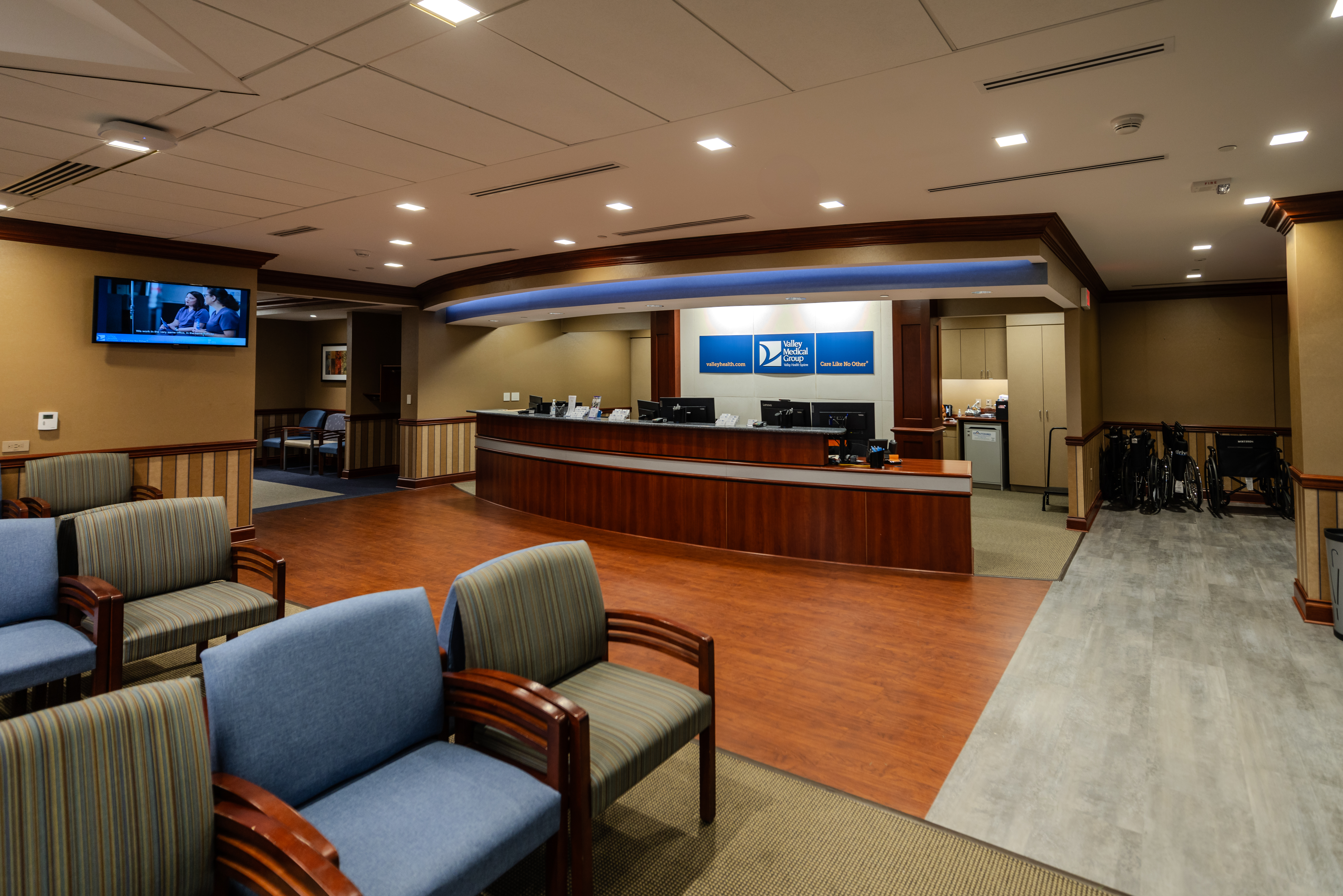 VMG-Bariatric Surgery reception and waiting area